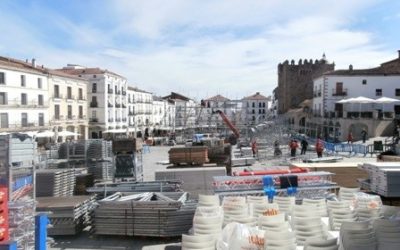 A buen ritmo la pista central de la Plaza Mayor de Cáceres